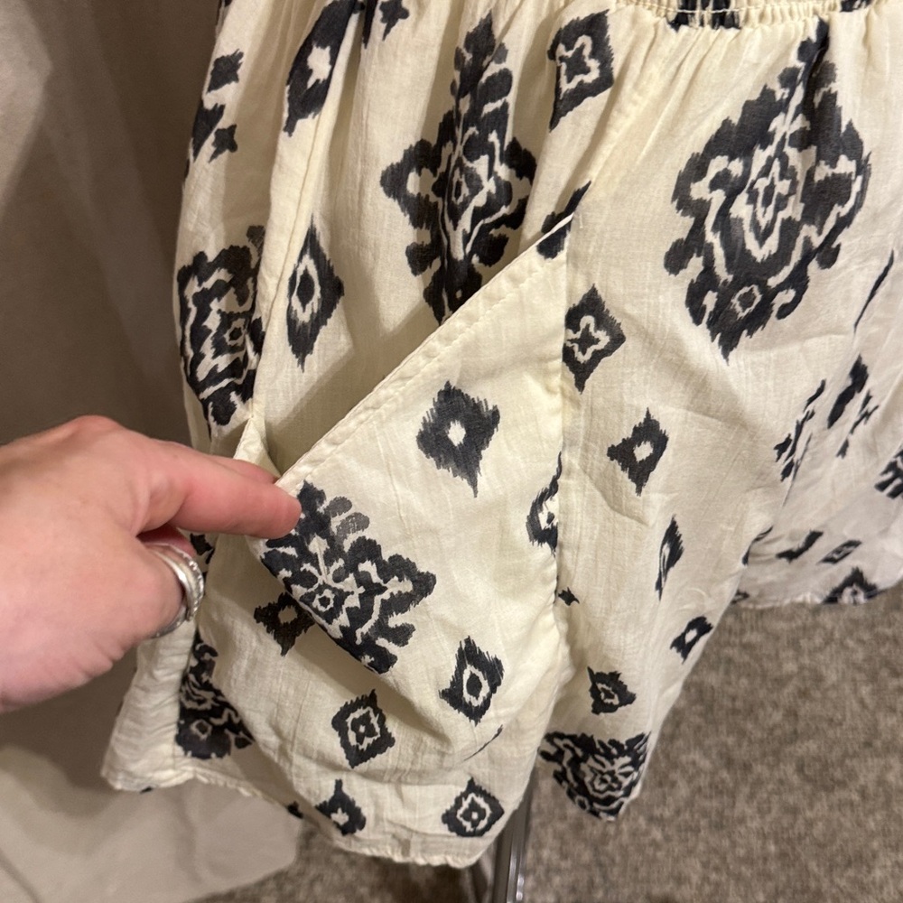 American Eagle Outfitters Monochrome Patterned Romper - Picture 2 of 8